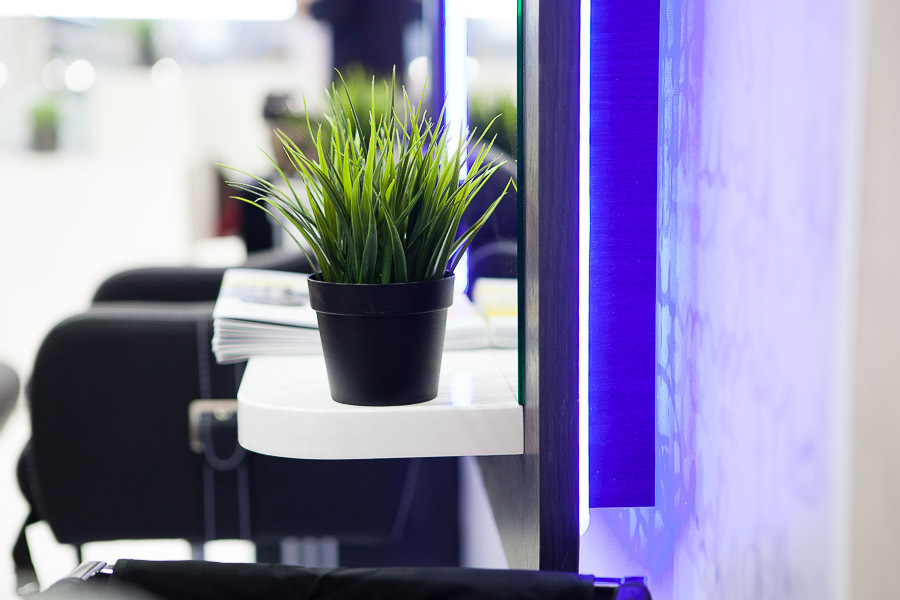 Парикмахерское зеркало Sensus с подсветкой от интернет-магазина Salon Market по выгодным ценам